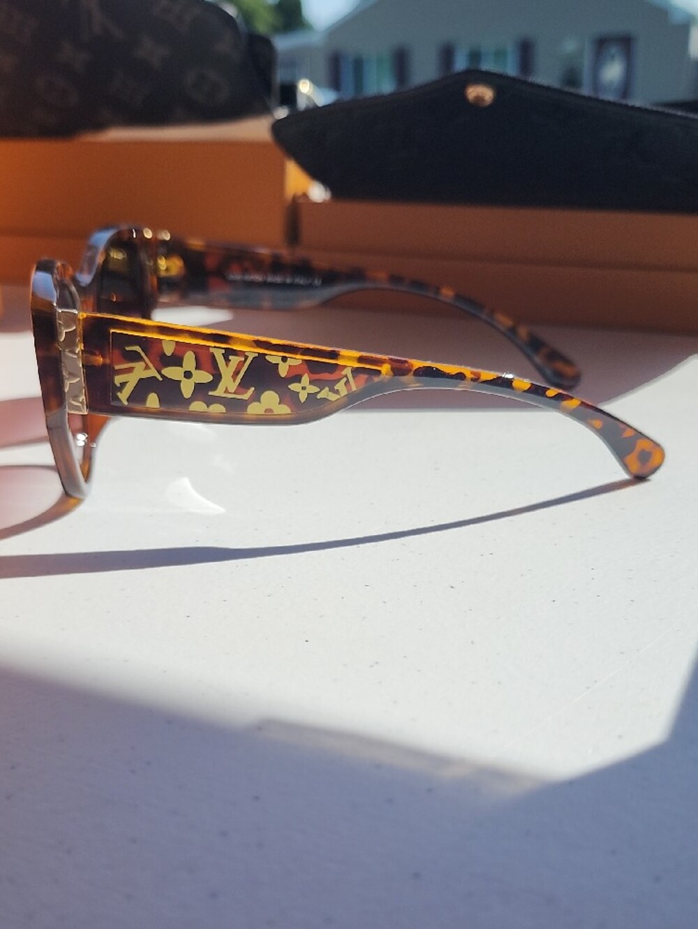 Fashion Tortoiseshell Cat-Eye Sunglasses with Gradient Purple Lenses